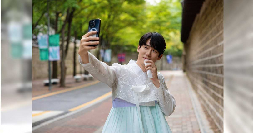 柳演錫劇中被多種角色附身，還要學跳女團舞。（圖／Hami Video提供）