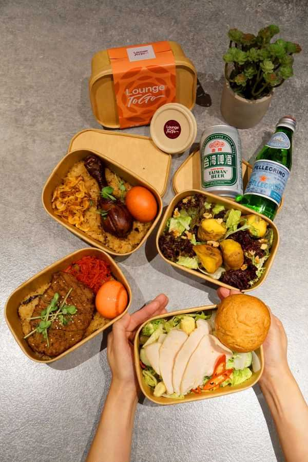 迎接春節人潮並提前因應後續整修安排,環亞機場貴賓室於桃園國際機場首度推出「Lounge To Go」外帶服務,讓旅客享有更彈性的用餐選擇。(圖片提供/桃園機場)