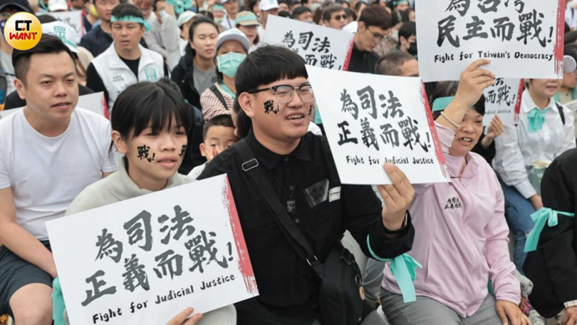 民眾黨在台灣仍有不少支持群眾。（圖／黃耀徵攝）