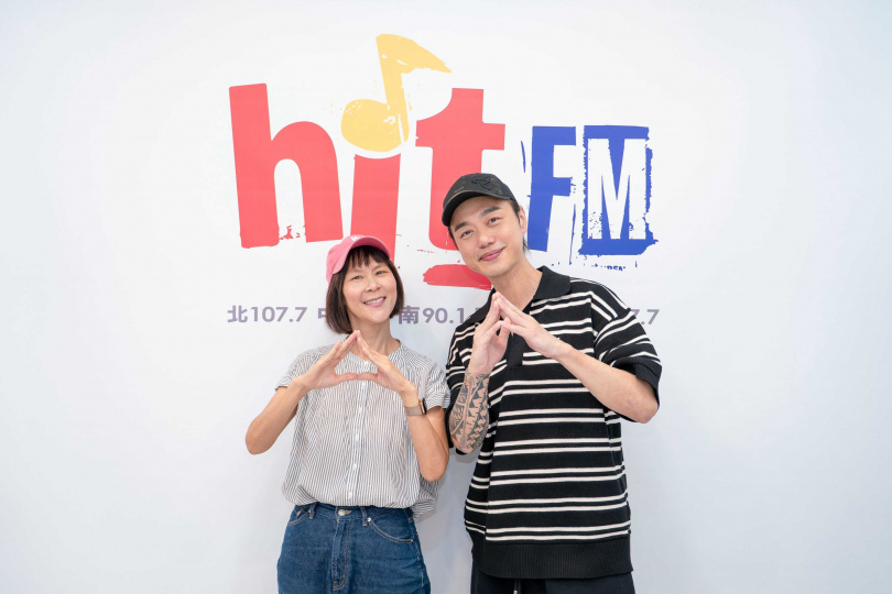 aMEI男友Sam日前阿娟主持《東STOP!一起趣台東》節目。(圖/Hit Fm提供)