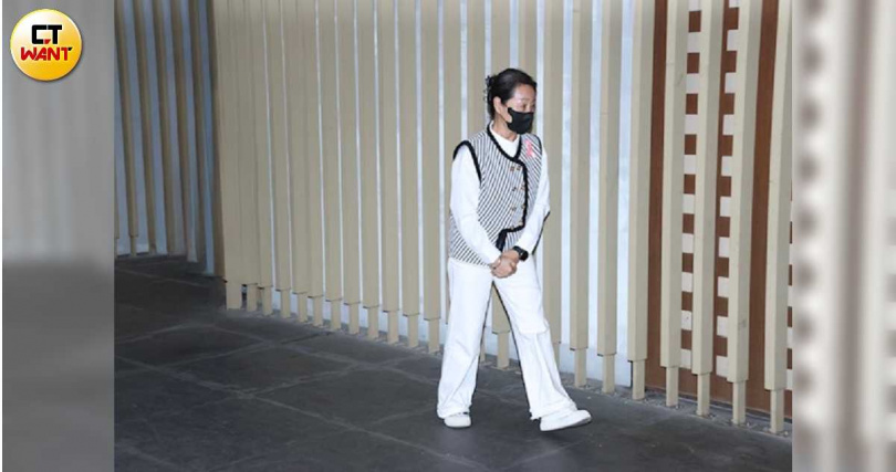 鮑正芳有情有義，為離婚23年的張振寰處理後事。（圖／焦正德攝）