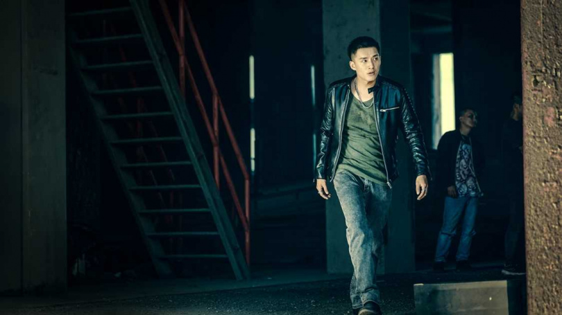 馬來西亞演員陳澤耀近年在台闖出名號，在《The Outlaw Doctor 化外之醫》首度挑戰反派角色。（圖／公視、中華電信、瀚草文創）