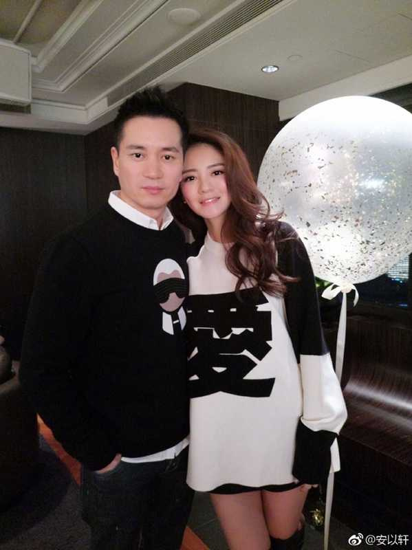 嫁給陳榮煉後，安以軒生活更顯奢華，過去曾曝光夫妻搭私人飛機等豪奢生活。（圖／翻攝自安以軒微博）