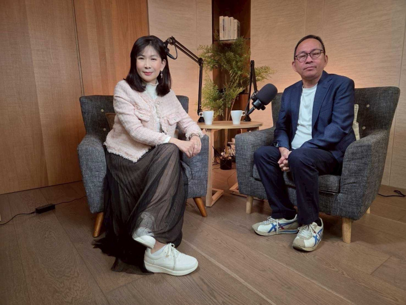 世界麵包冠軍 吳寶春 受邀《灃食 食光餐桌》Podcast，與灃食公益飲食文化教育基金會董事長暨執行長林芳燕。（圖片提供／灃食）