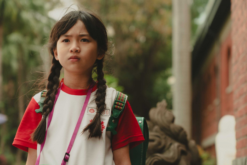顏語瑢飾演女主角童年時期,入圍最具潛力新人獎。(圖/Netflix提供)