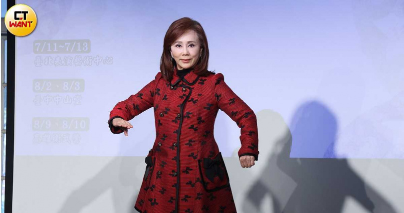 孫翠鳳笑說自己骨子裡是喜劇演員，並不像外表這樣正經。（圖／焦正德攝）