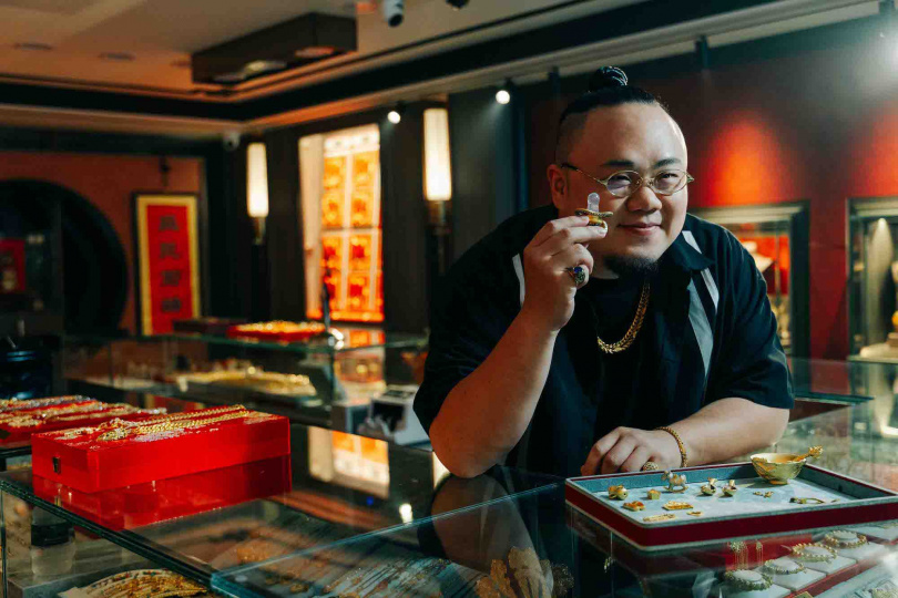 大淵拿「金奶嘴」成功安撫嬰兒。(圖/本色音樂提供)