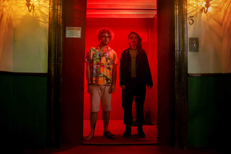 《鬼才租到》描寫女兒踏上尋母之旅,卻挖掘出度假公寓的靈異祕密。(圖/金馬執委會提供)