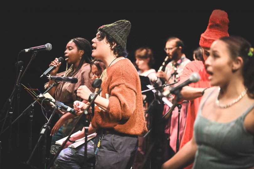 Matt特別邀請春艷、老莫，以及凱琳合作新歌〈就當家裡（Welcome to the Neighbourhood: Taiwan）〉。（圖／MATT HSU’S OBSCURE ORCHESTRA提供）