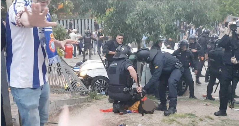 肇事女駕駛因涉嫌危險駕駛致人受傷，遭到警方逮捕送辦。（圖／達志／路透社）