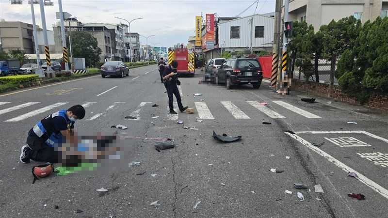 台南市麻豆區發生嚴重車禍，造成2人身亡。（圖／翻攝畫面）
