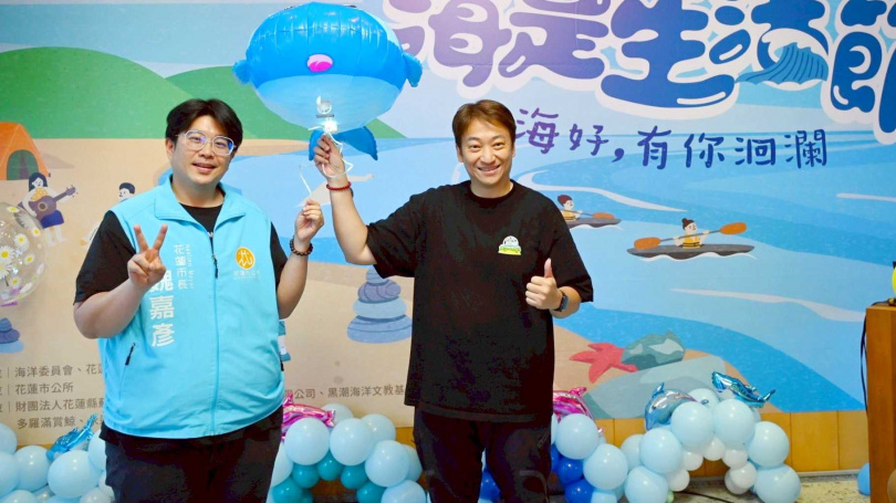 系出藍營的花蓮魏家在當地政壇實力雄厚,三個小孩目前都在花蓮政壇服務,圖為長子魏嘉賢及二弟、花蓮市長魏嘉彥。(圖/翻攝魏嘉賢臉書)