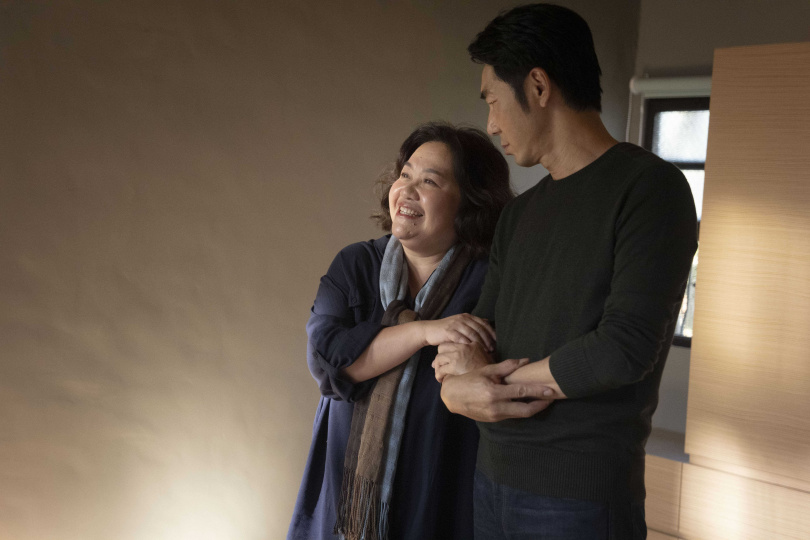 鍾欣凌與李李仁對戲時哽咽到說不出話來。（圖／華視、公視台語台提供）