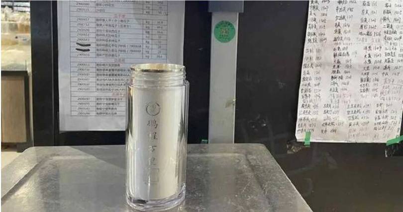 國際白銀價格創新高,連附贈銀製品也出現驚人回收價值。