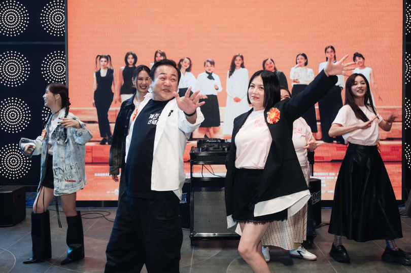 安心亞與粉絲互動可愛，還開玩笑說自己現在講話很大聲。（圖／壹壹喜喜提供）