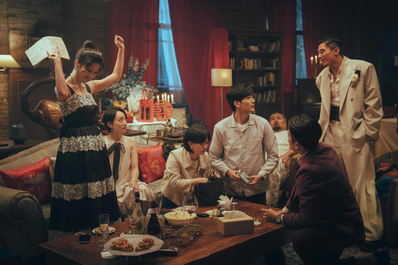 嚴正嵐與涂善存重逢，並意外加入老同學的訂婚派對。（圖／網銀國際影視）