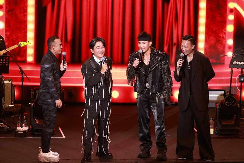 小鐘在吳宗憲演唱會上大跳〈GO!〉。（圖／東西文娛、星樂全球提供）