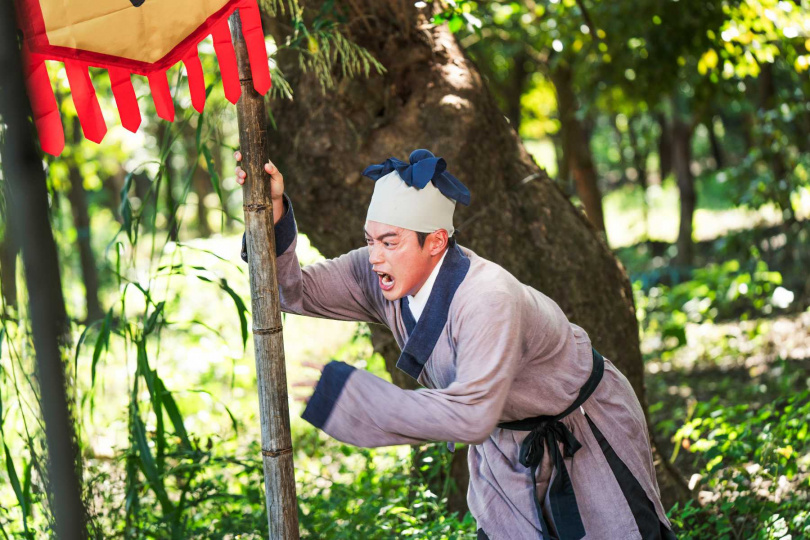 許孟哲在劇中劇十分浮誇。（圖／公視台語台、華視提供）