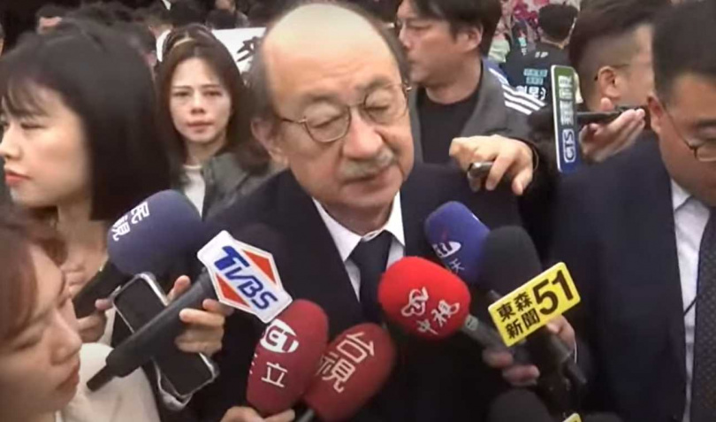 柯建銘強調人死為大，他與柯文哲政治立場雖不同，但不論如何，彼此互相尊重，盼望柯文哲身體健康（圖／中天新聞）