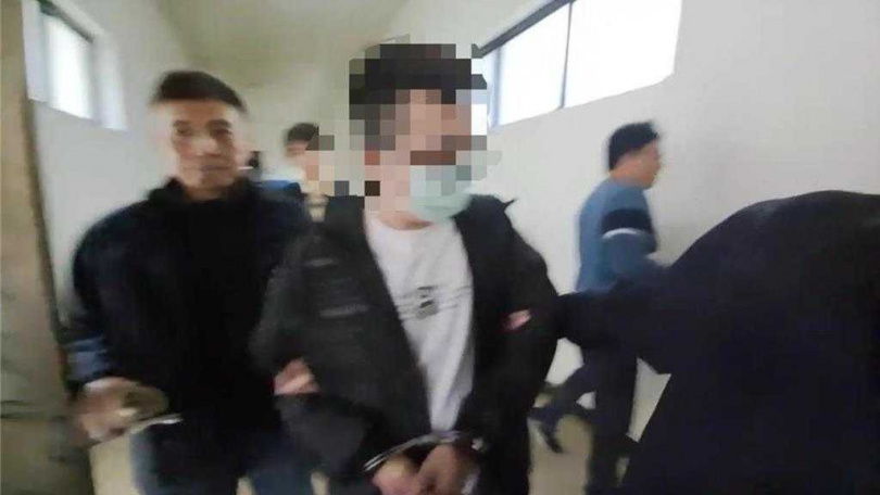 基隆市3名男子去年12月30日將趙姓老翁殺害後焚屍後塞進冰櫃,又棄置貨車停靠在信義區郊區。29日檢方起訴3嫌,僅有江男1人認罪,其餘均不認罪,法院認定有相當理由認為有逃亡之虞,裁定羈押3人。(圖/報系資料照)