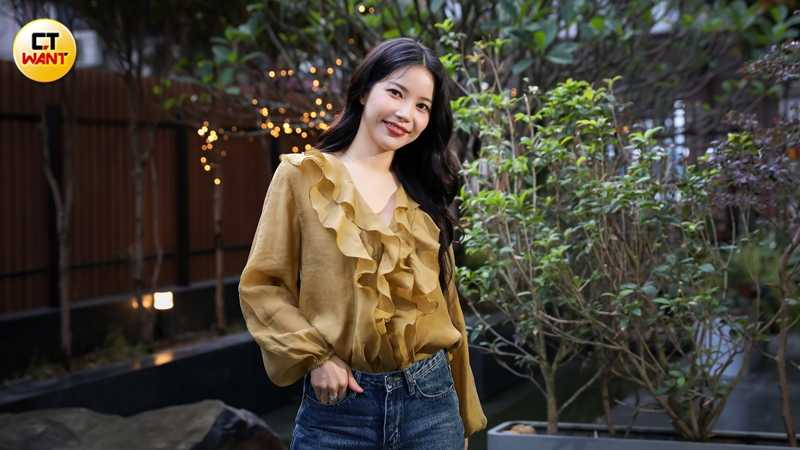 回憶初次見到9m88的場景,頌樂直呼被她的高個子嚇到。(圖/侯世駿攝)