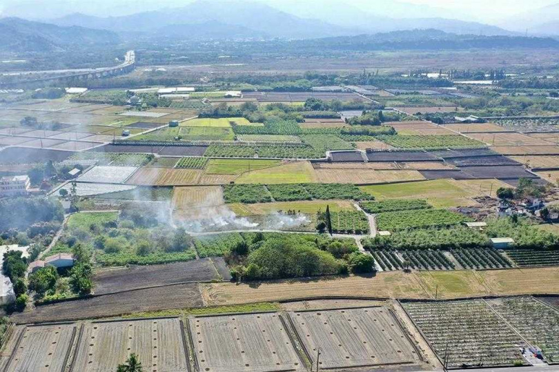 南投縣環保局運用空拍機、煙霧辨識系統監控加強稽查。（圖／南投縣政府提供）