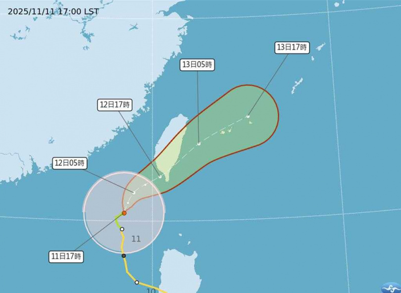 今年第26號颱風「鳳凰」接近台灣，氣象署預估明日傍晚至晚間登陸高屏。（圖／翻攝中央氣象署）