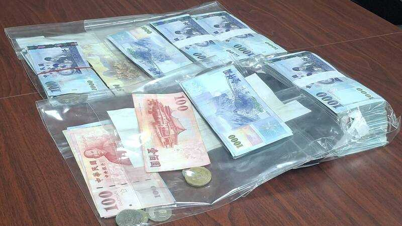 洪男等9人被依貪污治罪條例中公務員利用職務上機會詐取財物、使公務員登載不實公文書等罪嫌提起公訴。（圖／翻攝畫面）