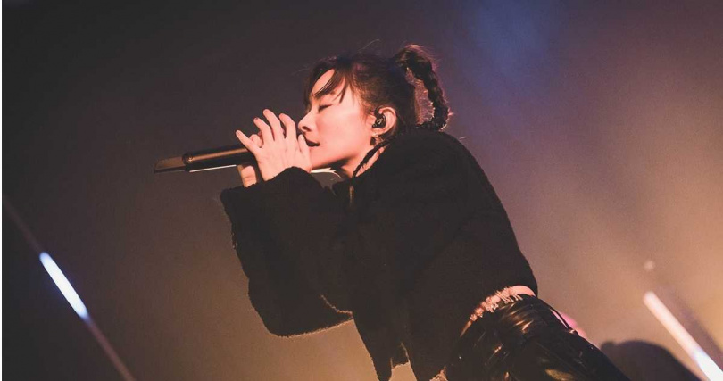 鄭宜農因過敏性氣喘而失聲。（圖／邊走邊聽有限公司提供）