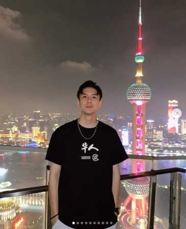 韓亞諾曾是籃球員,後轉戰娛樂圈,他3月才因與樂天女孩「琳妲」林羿禎舊情復燃登上媒體。(圖/翻攝Instagram/arnold_han)