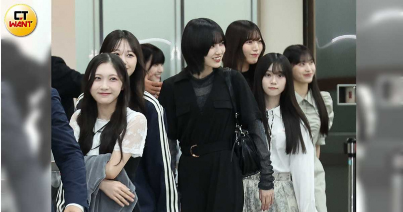 此次櫻坂46有15位成員來台，陣仗驚人。（圖／林士傑攝）