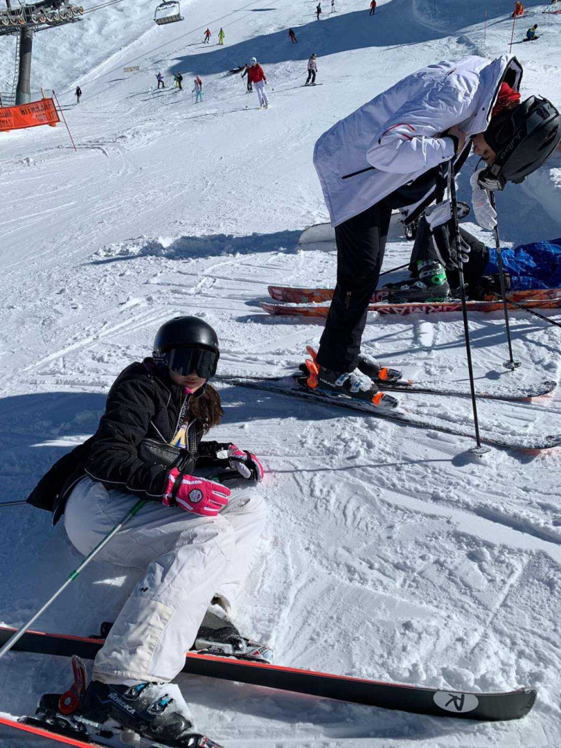 滑了一整天雪，雙腿雖然很痠，但唐毓棋心裡覺得超溫暖。（圖／唐毓棋提供）