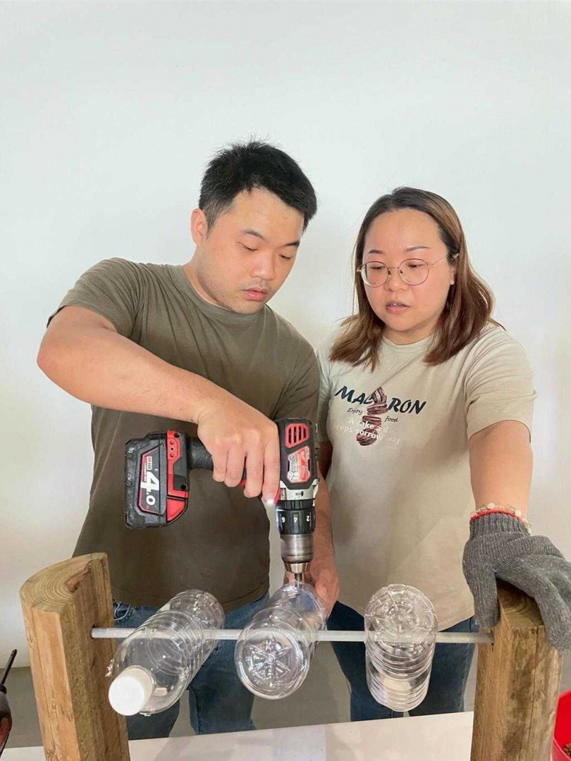 宇辰系統科員工及家眷製作「轉轉覓食遊具」。(圖/新竹市政府提供/中國時報陳育賢新竹傳真)