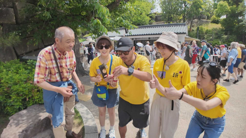 《綜藝玩很大》黃隊戰力一度卡關，孫可芳（左起）、KID、嚴正嵐、梁凱莉。（圖／綜藝玩很大提供）