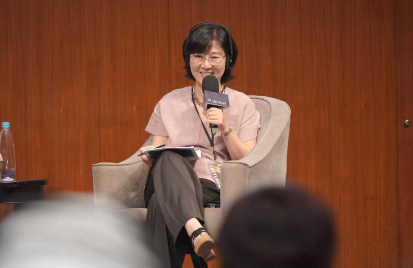 以《我的大叔》、《我的出走日記》等作品細膩描繪現代人孤獨與情感困境的金牌編劇朴海英,分享在地故事如何引發全球共鳴。(圖/影委會提供)