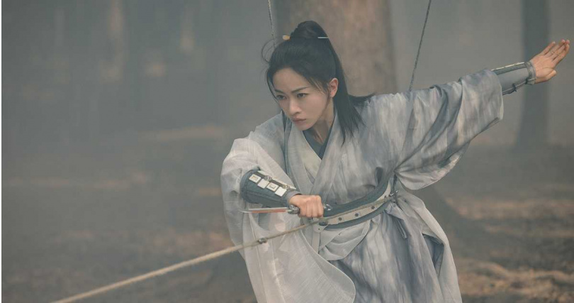 吳謹言盡業完成武打戲。（圖／中天提供）