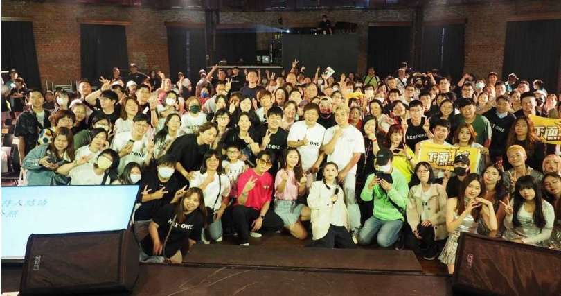 胡瓜首場粉絲見面會眾星雲集。(圖/下面一位提供)