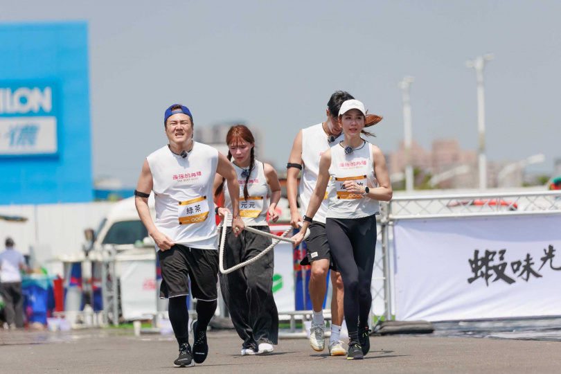 綠茶（左1）率領演藝圈好友元元、一樹及潘映竹組隊挑戰。（圖／好看娛樂提供）