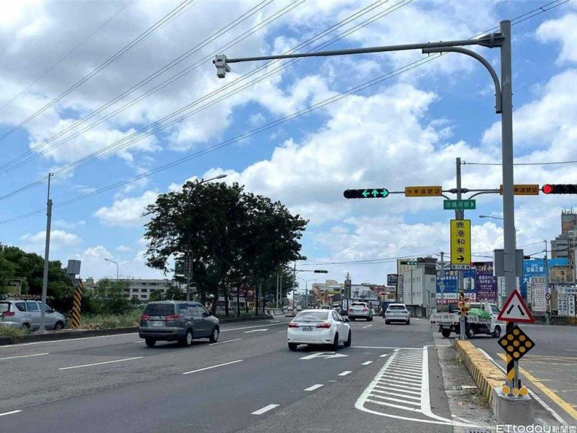 彰化縣彰化市新平路與環河街口取締件數多達4113件，是全縣違規第三熱點。（圖／警方提供）