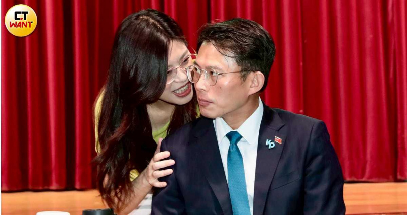 民眾黨主席黃國昌期盼集結跨黨派力量,以「聯合政府」理念打造共治的新政治格局。(資料圖/黃耀徵攝)