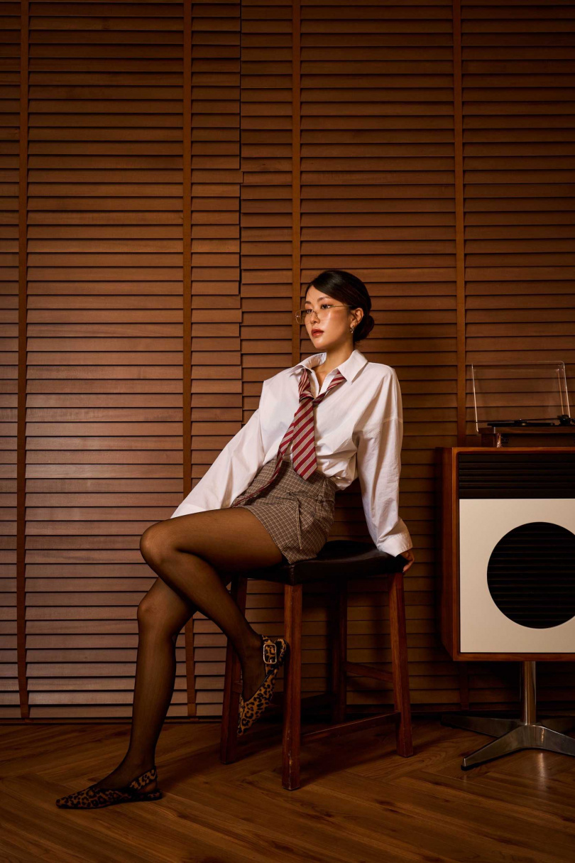 STEVE MADDEN SIANNA 簡約尖頭前包後空涼鞋/3,280元(圖/品牌提供)