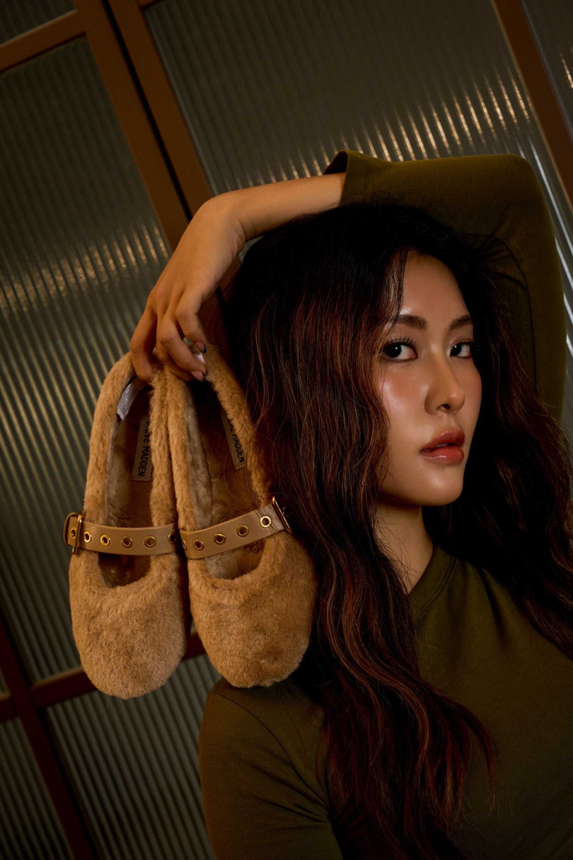 STEVE MADDEN TOASTY 泰迪毛毛瑪莉珍鞋/2,680元(圖/品牌提供)