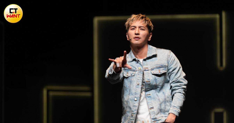 小煜最近在忙舞台劇《生命中最美好的5分鐘》。(圖/蘇聖倫攝)