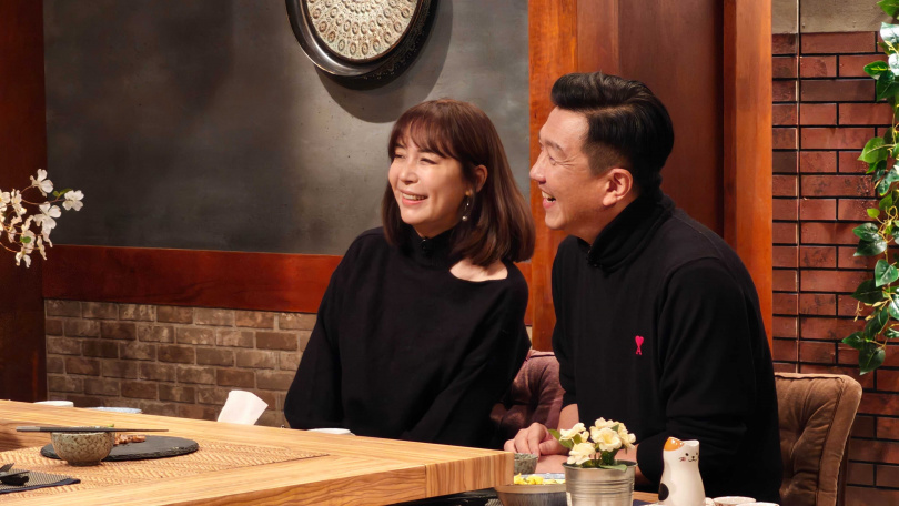 王維明(右)與陳婉若(左)明年結婚滿30周年。(圖/伊林娛樂提供)