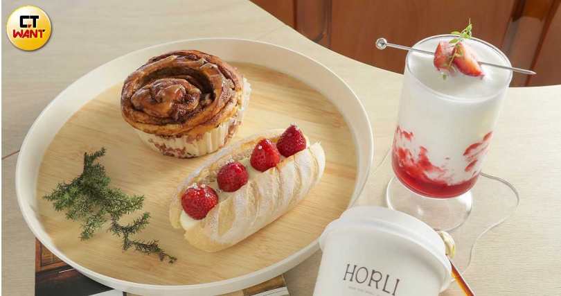 香氣濃郁還夾入核桃的「肉桂捲」(左起,70元)、香甜滑順的「草莓cream cheese」(80元)、具有漂亮漸層的「冬戀草莓厚奶」。(170元,圖/楊澍攝)