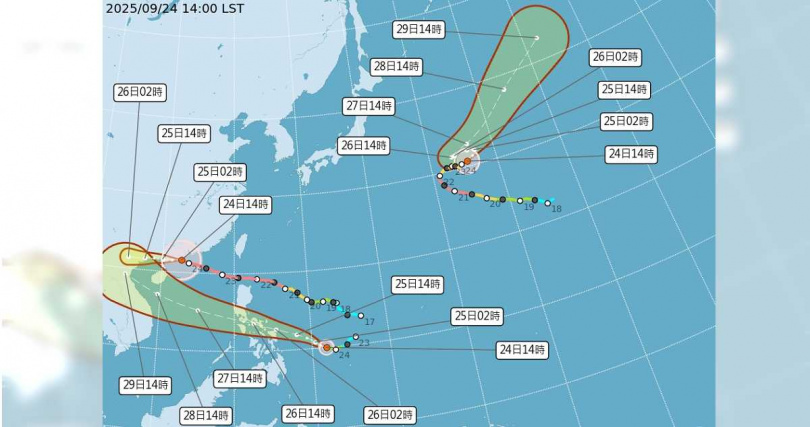 颱風路徑潛勢預報圖,由左至右分別為颱風「博羅依」、颱風「樺加沙」、颱風「浣熊」。(圖/翻攝自氣象署)