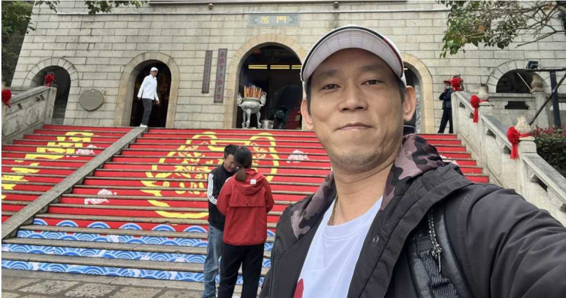 顏正國服刑期間與妻子書信往返六年,感情歷經重重考驗終成佳偶。(圖/翻攝自顏正國臉書)