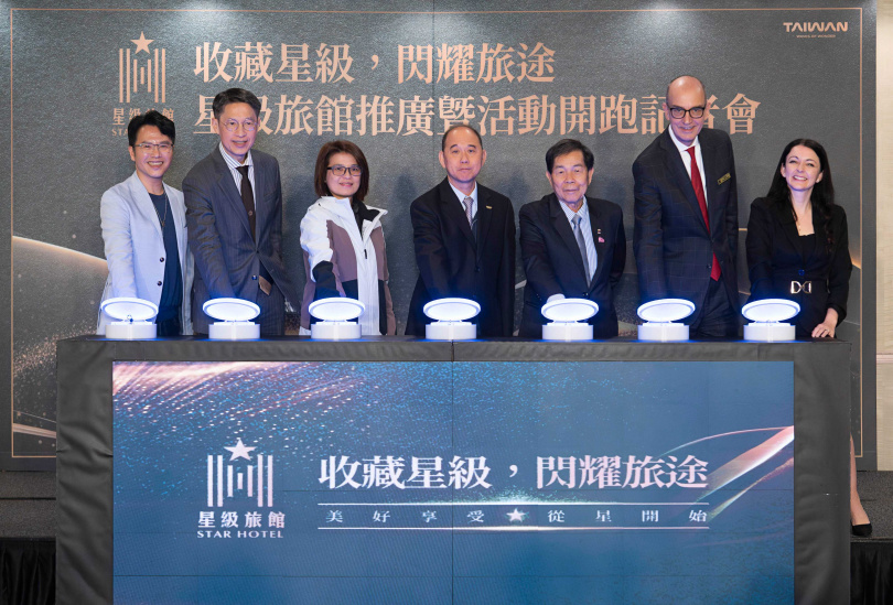 啟動儀式_旅遊達人溫士凱、黃麥浩總經理、中華民國觀光旅館商業同業公會卓倩慧秘書長。（圖片提供／交通部觀光署）