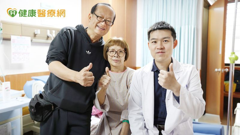 羅東博愛醫院心臟血管外科鄧穩莊醫師與醫療團隊,成功置換這顆隨時會引爆的「不定時炸彈」,讓周小姐平安康復返港過年。