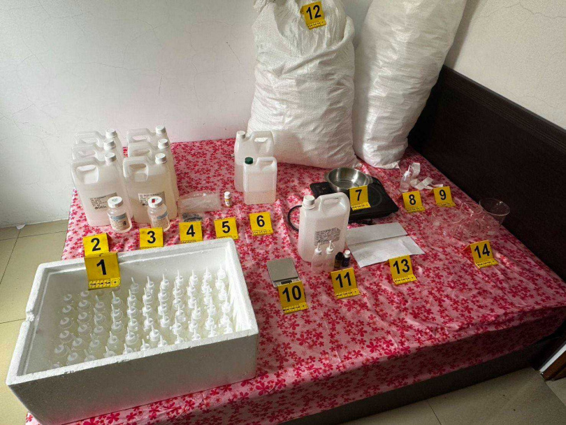 宜蘭縣刑大向上溯源逮獲呂姓男子於分租套房內分裝市價約1600萬餘元的依托咪酯。